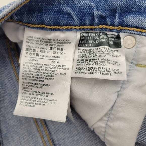 Levi Strauss Women's Lt Wash Raw Hem High-Rise Button Fly Ribcage Shorts Sz 29 - Picture 14 of 16